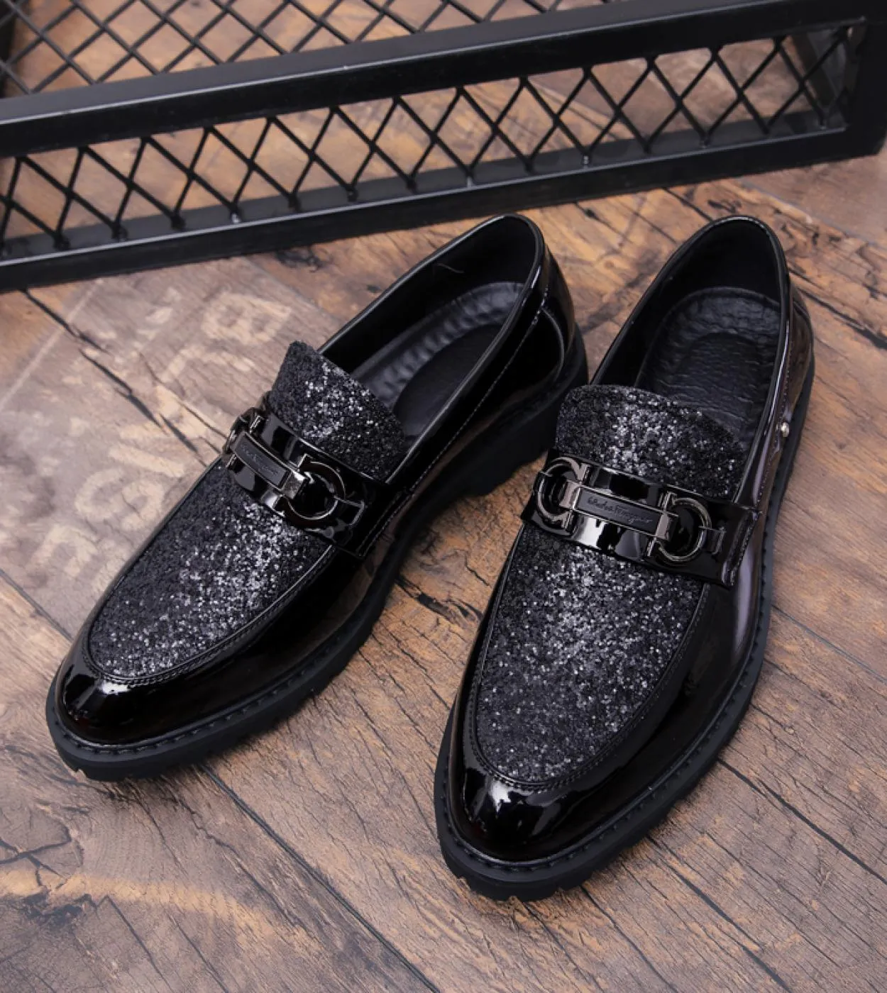 2022 nuove scarpe in pelle primavera bianco slip on scarpe oxford per uomo scarpe brogue di lusso uomo formale mocassino comodo