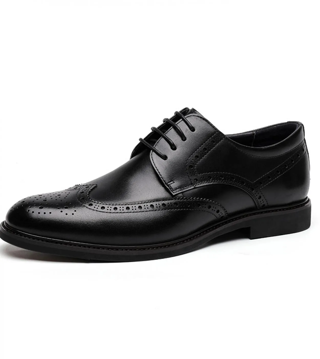 2022 Scarpe da sposa da uomo primaverili Scarpe brogue da uomo britanniche Scarpe eleganti da uomo da uomo in vera pelle Scarpe