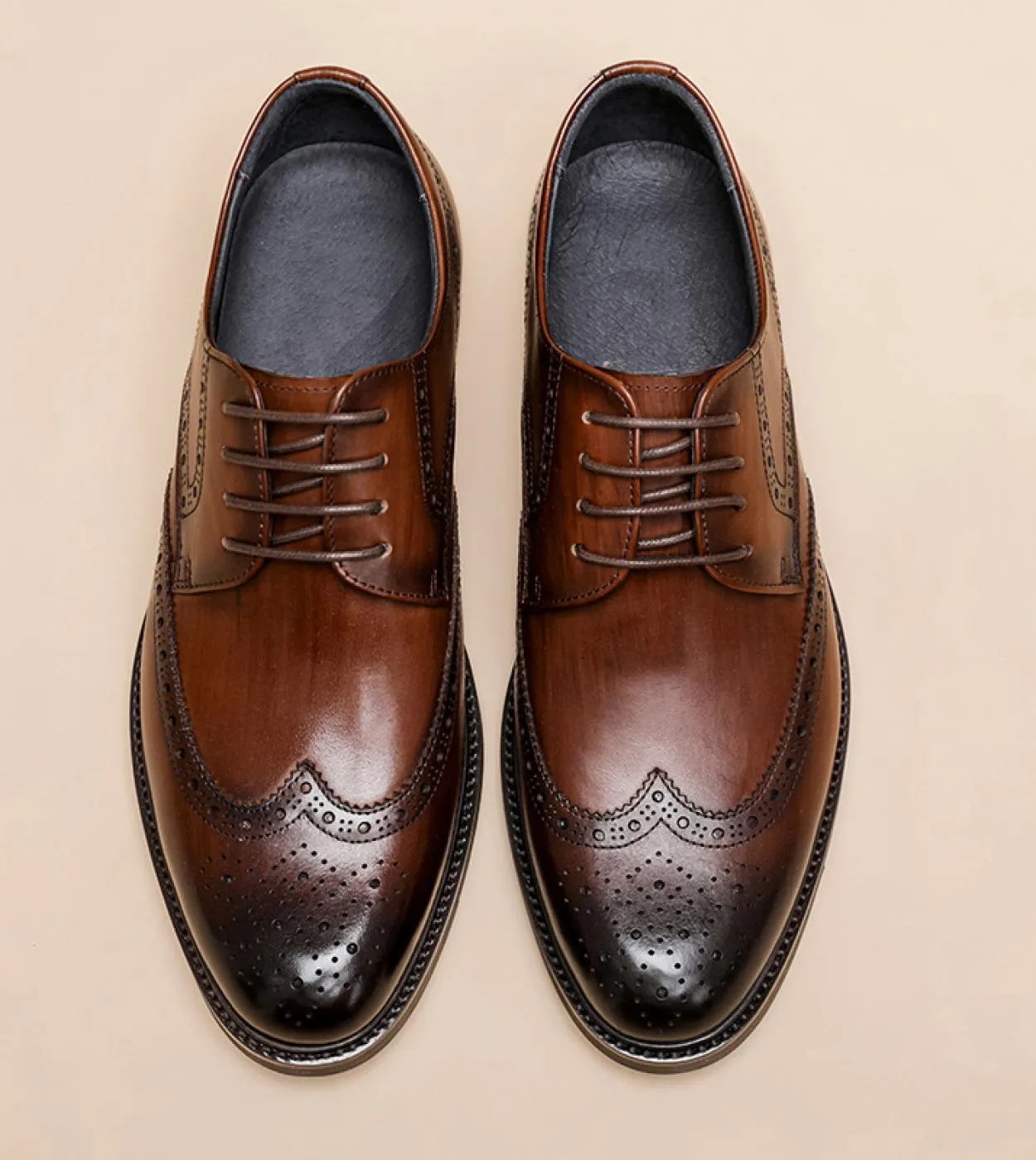 2022 Scarpe da sposa da uomo primaverili Scarpe brogue da uomo britanniche Scarpe eleganti da uomo da uomo in vera pelle Scarpe