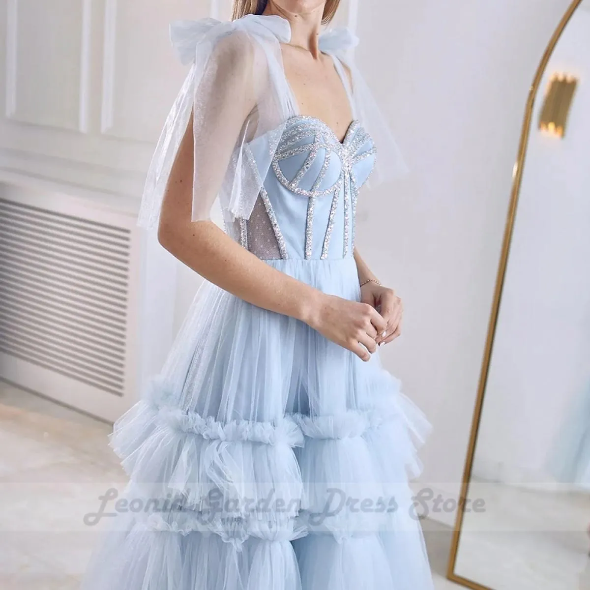 Abiti da ballo blu cielo Aline Sweetheart Spaghetti Strap Abiti da sposa per ospiti Lunghezza tè Abito da sera Bordare Fiocco co