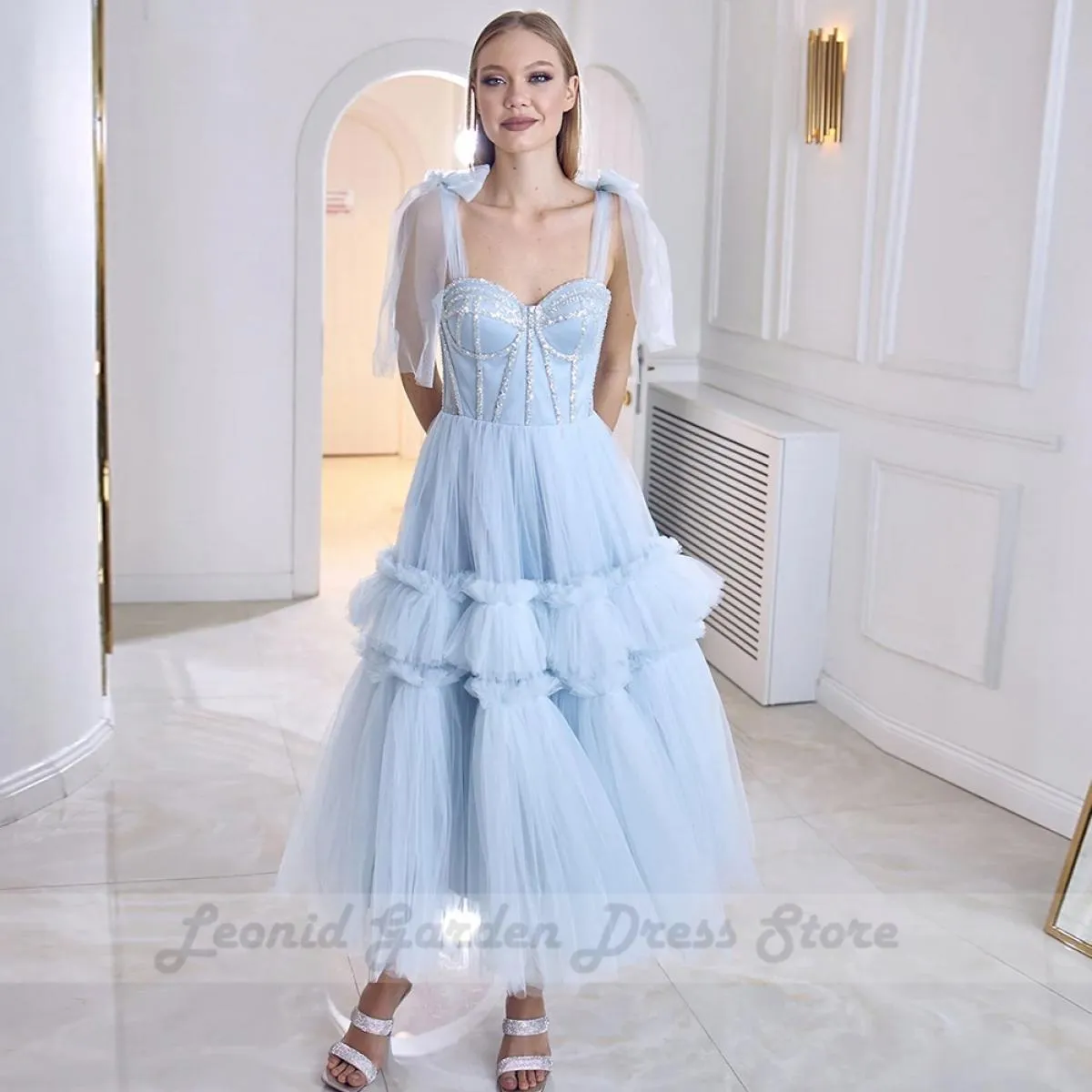 Abiti da ballo blu cielo Aline Sweetheart Spaghetti Strap Abiti da sposa per ospiti Lunghezza tè Abito da sera Bordare Fiocco co