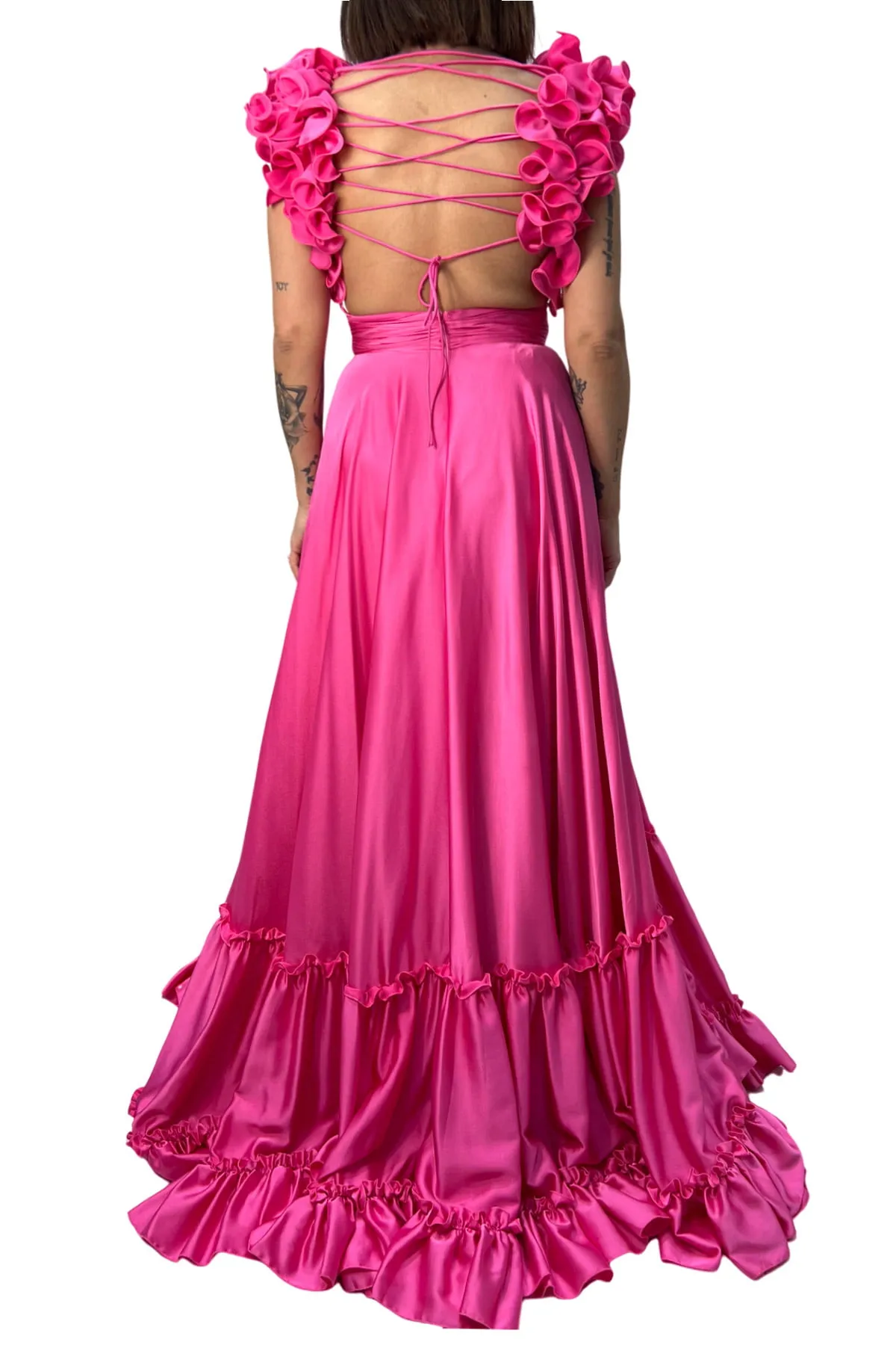 Abito donna lungo in satin corpetto plisse e spalline rouches balze sul gonnellone chiusura a incrocio