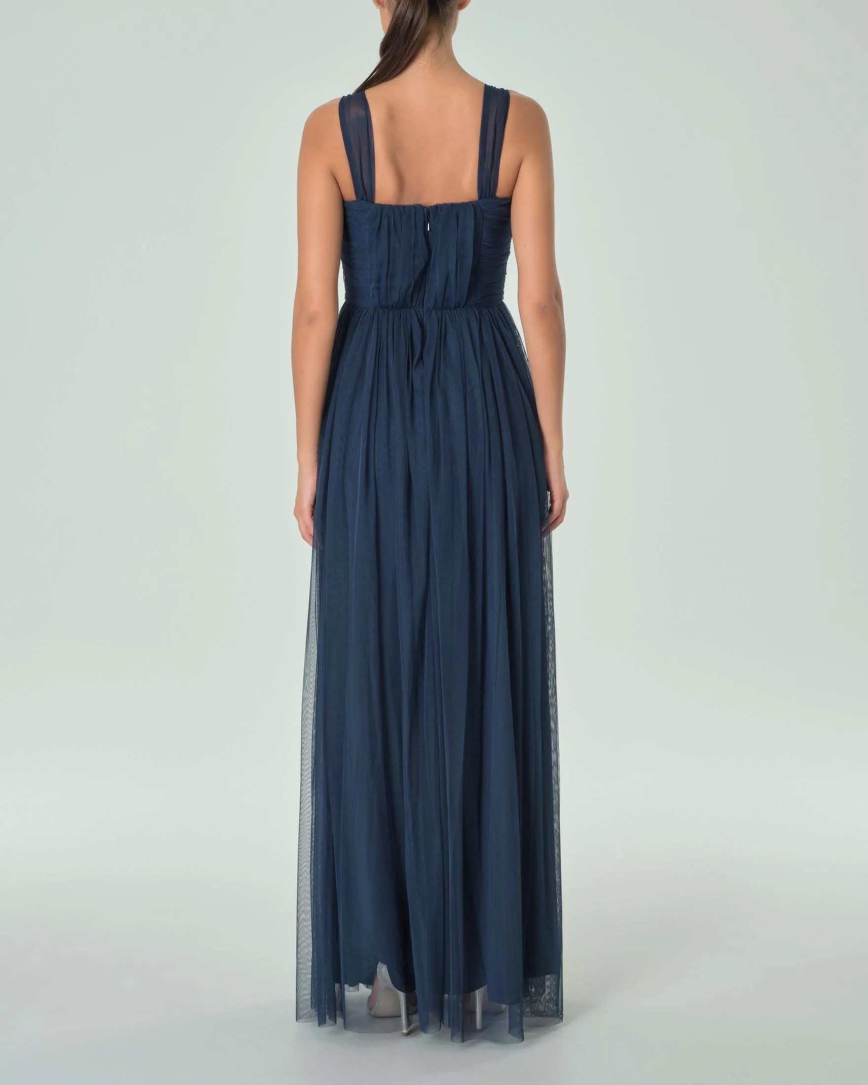 Abito lungo blu navy in tulle senza maniche e corpetto con drappeggio incrociato
