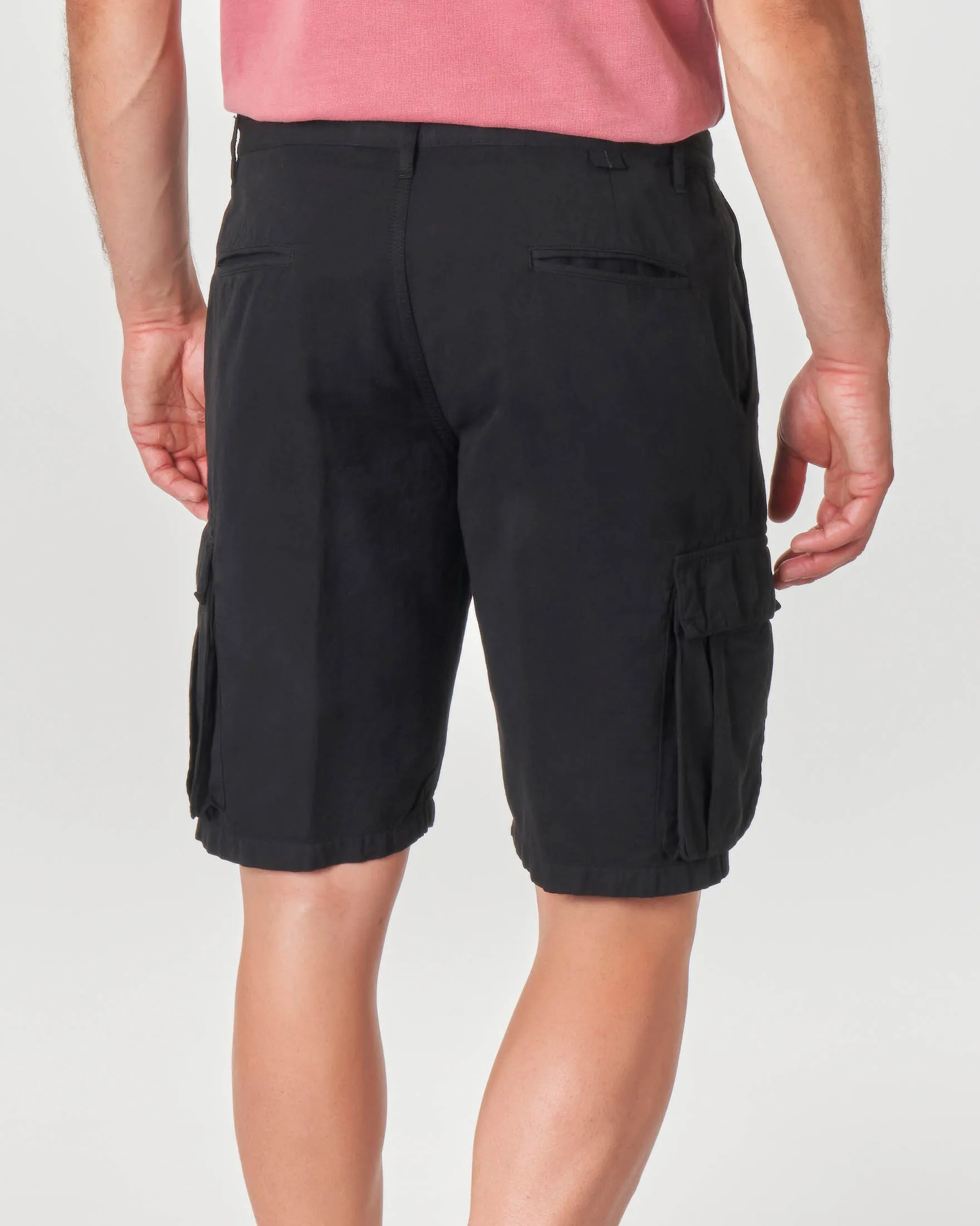Bermuda cargo nero in misto cotone e lino