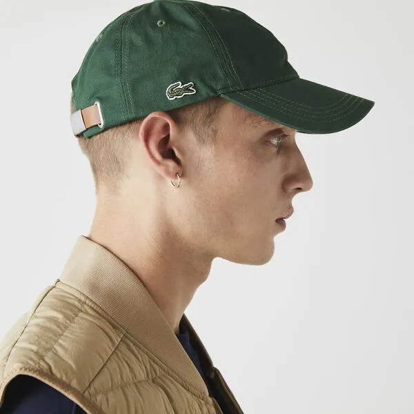 Berretto di colore verde militare