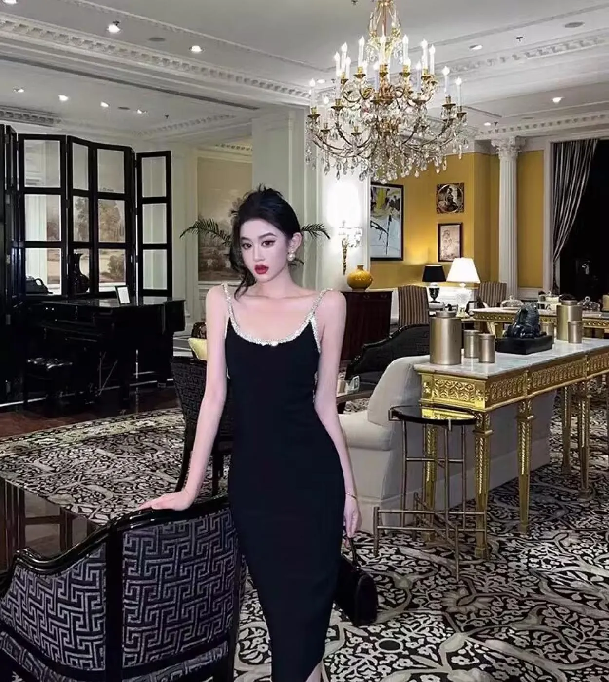 Bling Diamonds Crystal Sweetheart Neck Backless Strap Bodycon Elegante Club Paty da donna Wdding Skinny Midi Abiti Vesti
