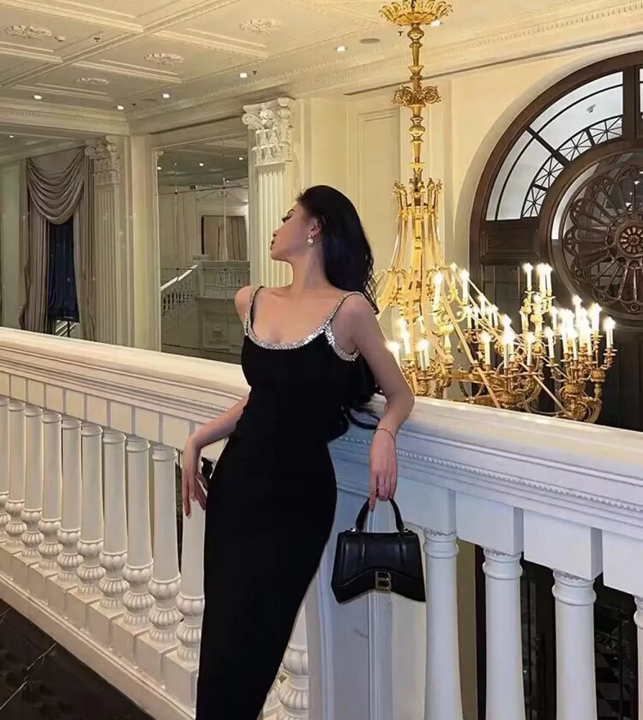 Bling Diamonds Crystal Sweetheart Neck Backless Strap Bodycon Elegante Club Paty da donna Wdding Skinny Midi Abiti Vesti