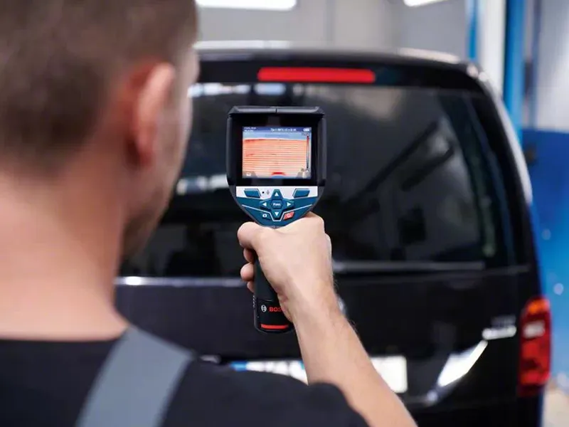 Bosch termocamera d'ispezione GTC 600 C Professional con batteria 2Ah caricabatterie e valigetta