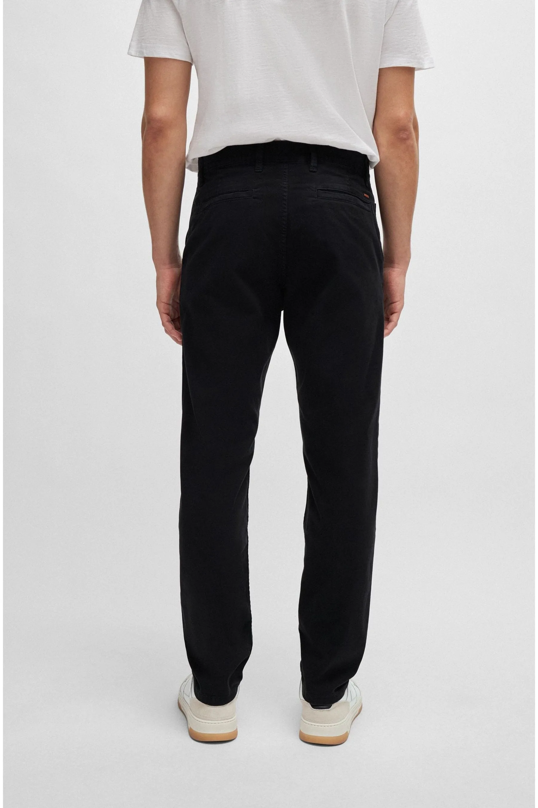 BOSS - Pantaloni chino in cotone elasticizzato Satin stretti in fondo