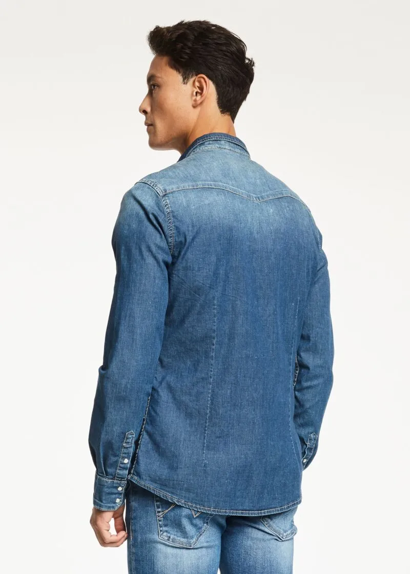Camicia con lavaggio vintage washed