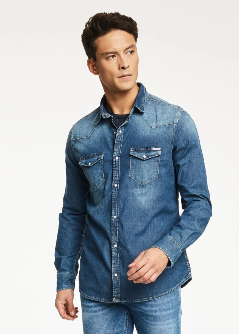 Camicia con lavaggio vintage washed