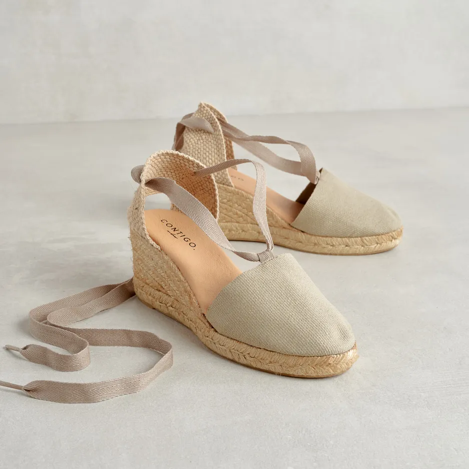 Campesina Lace Up