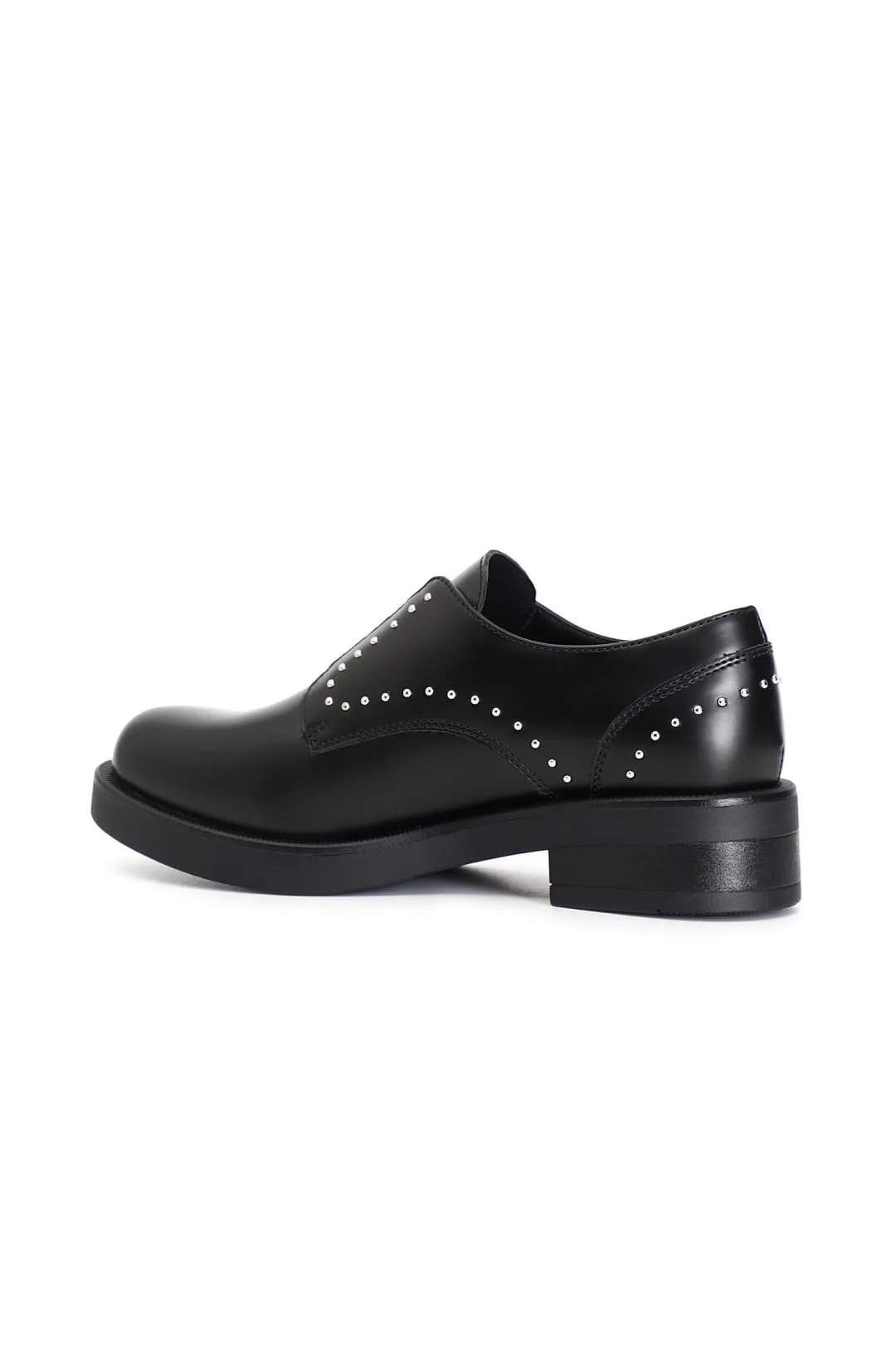 derby donna in similpelle spazzolata con borchie nero