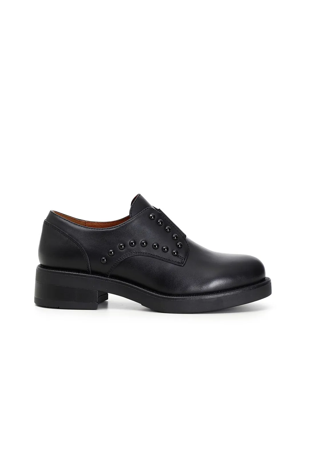 derby easy fit in pelle con borchie