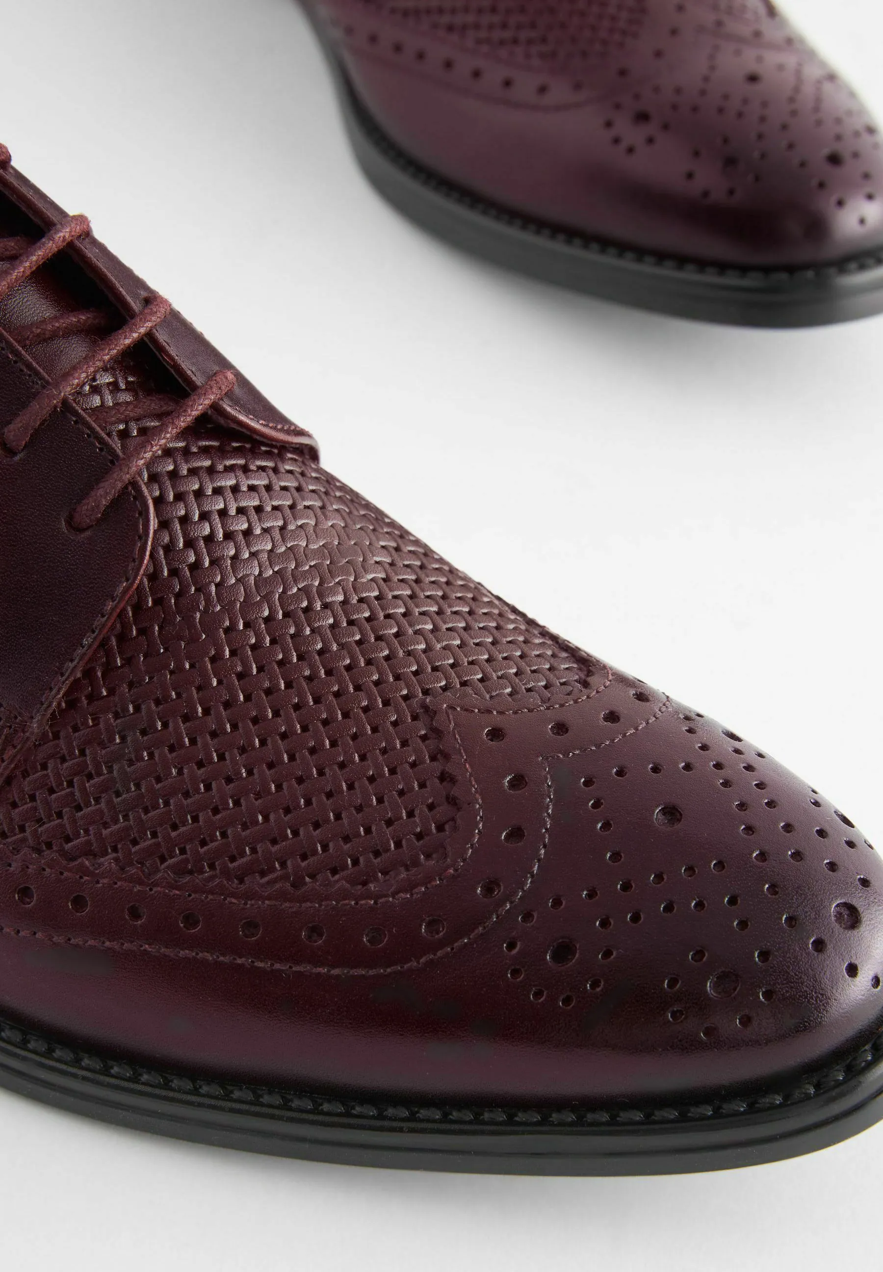 EMBOSSED BROGUE - Stringate eleganti