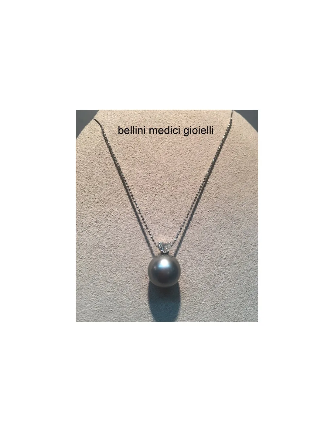 Girocollo MIKIMOTO con perla grigia e diamante a cuore