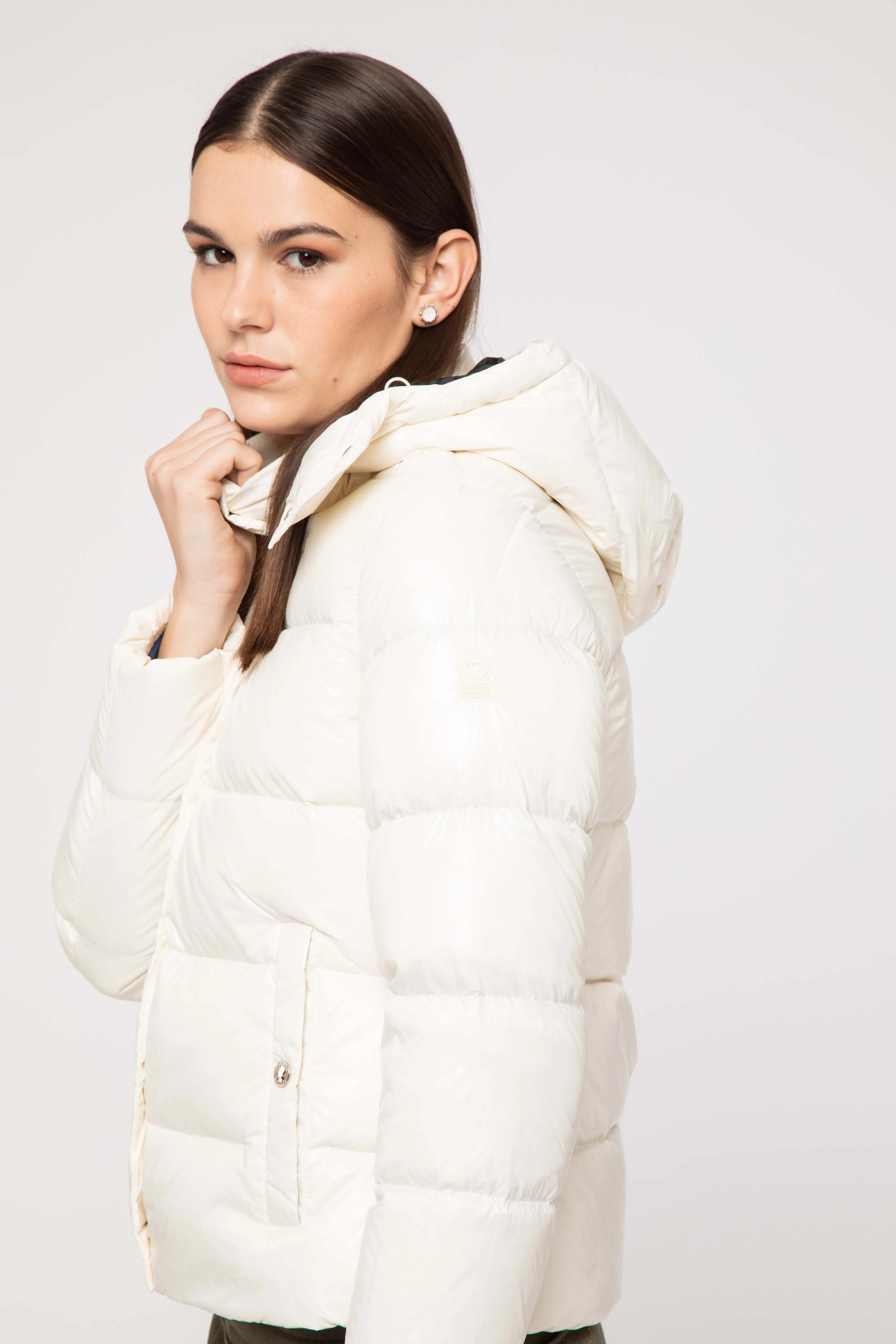 GLOSSY WHITE SHORT DOWN JACKET