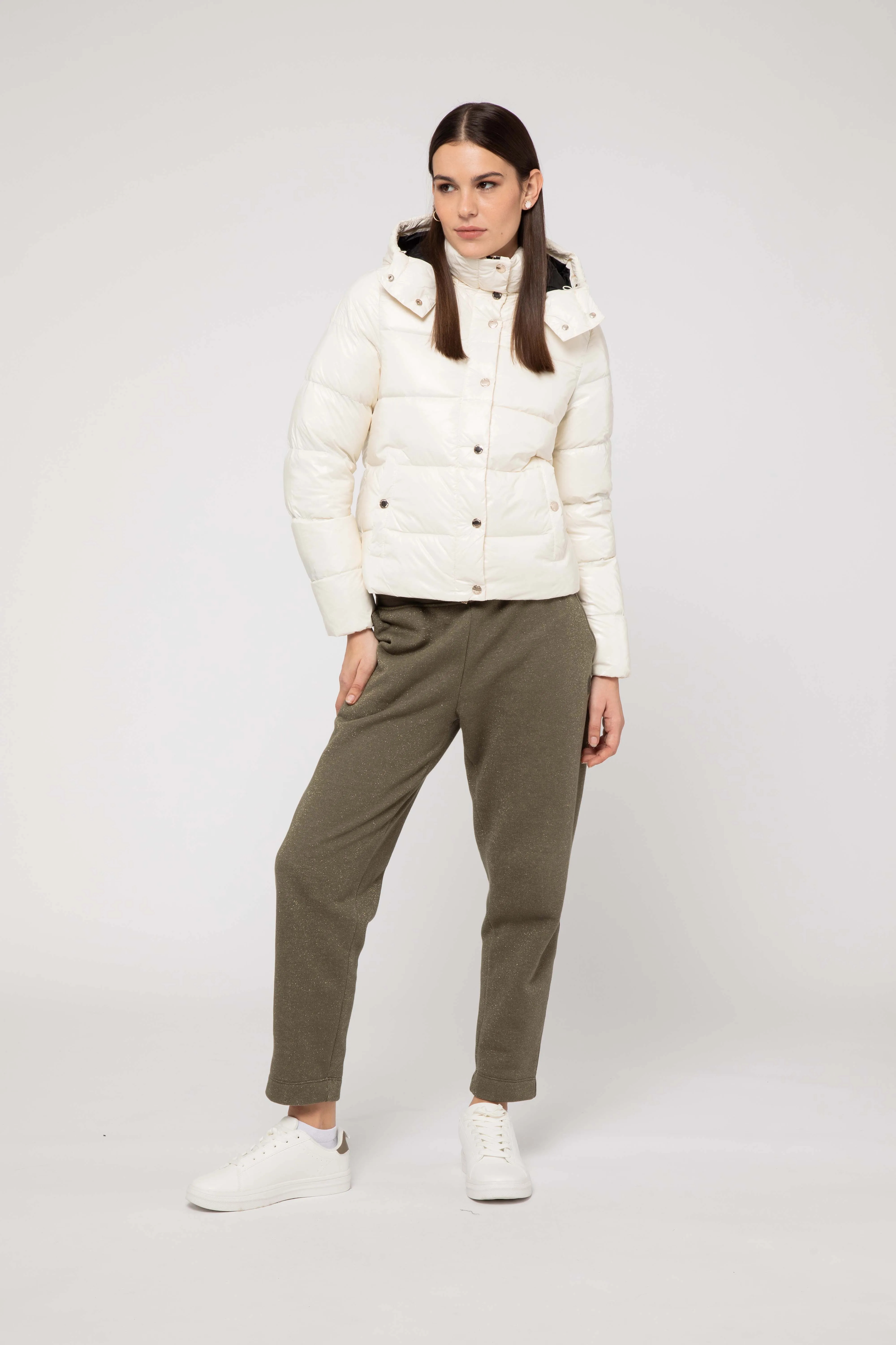 GLOSSY WHITE SHORT DOWN JACKET