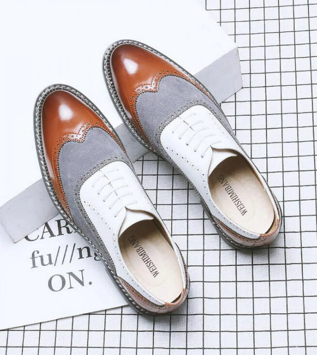 Grandi dimensioni New Fashion Men Brogue Business Scarpe eleganti da uomo Scarpe da sposa in pelle scamosciata Oxfords Scarpe a