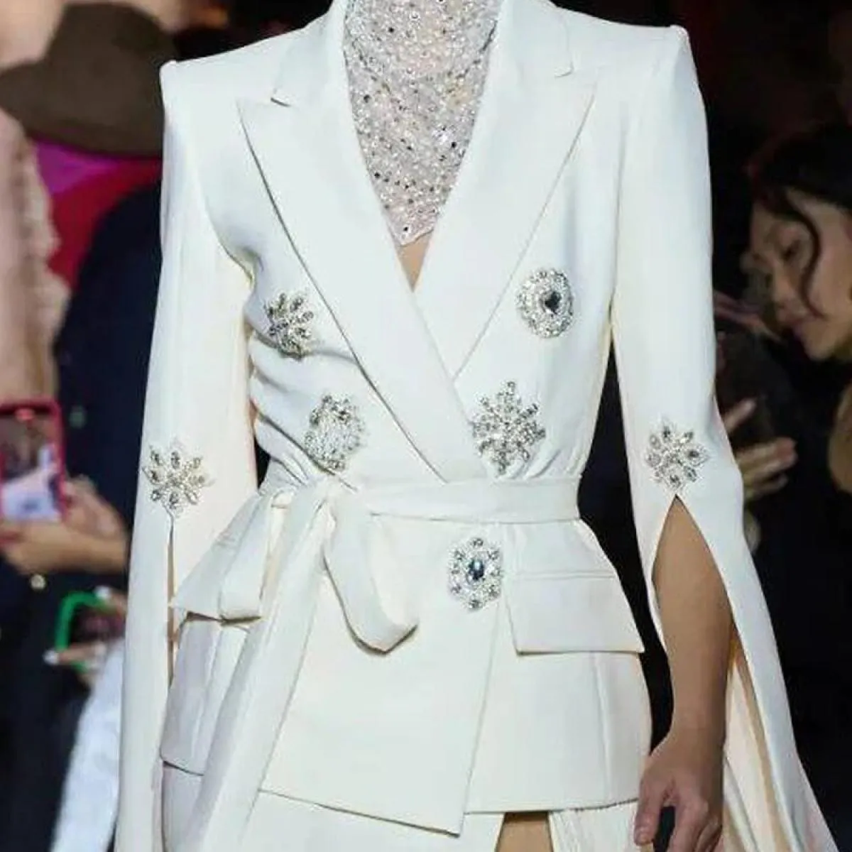 High Street Newest Fashion 2023 Runway Designer Jacket Giacca da donna con strass in cristallo e diamanti con perline