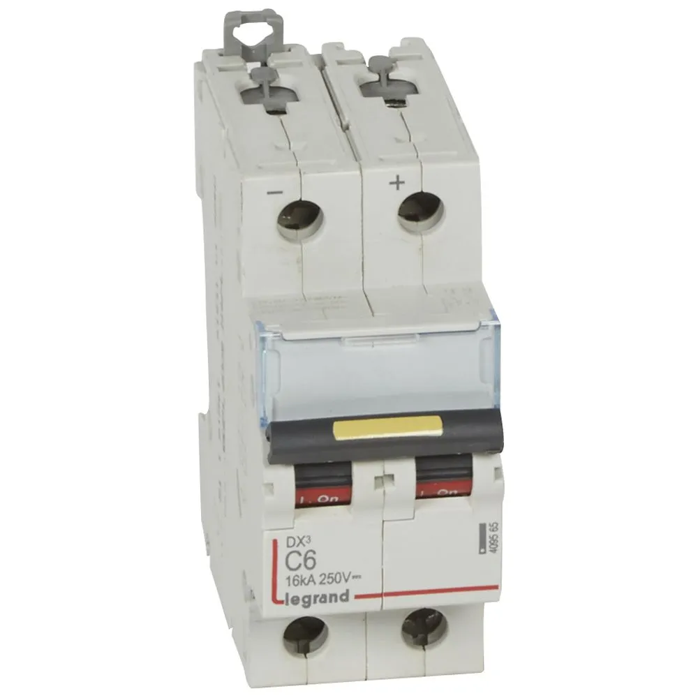 Interruttore magnetotermico Legrand, 2P 6A, Tipo C
