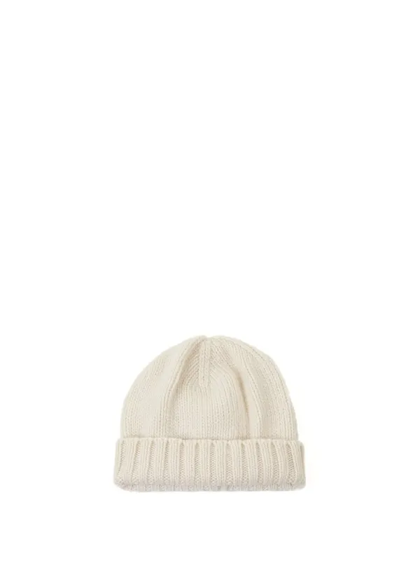Knitted hat with ribbed ruffle