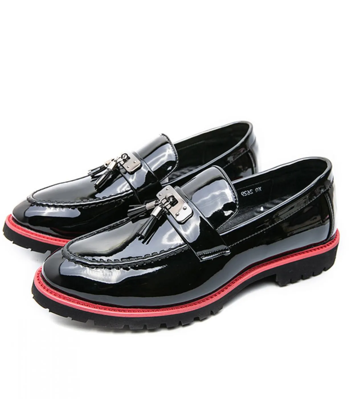 Leather Designer Brand Luxury Men Casual Office Bussiness Stylist Mocassini neri Mocassini da uomo Abito da sposa italiano Mal