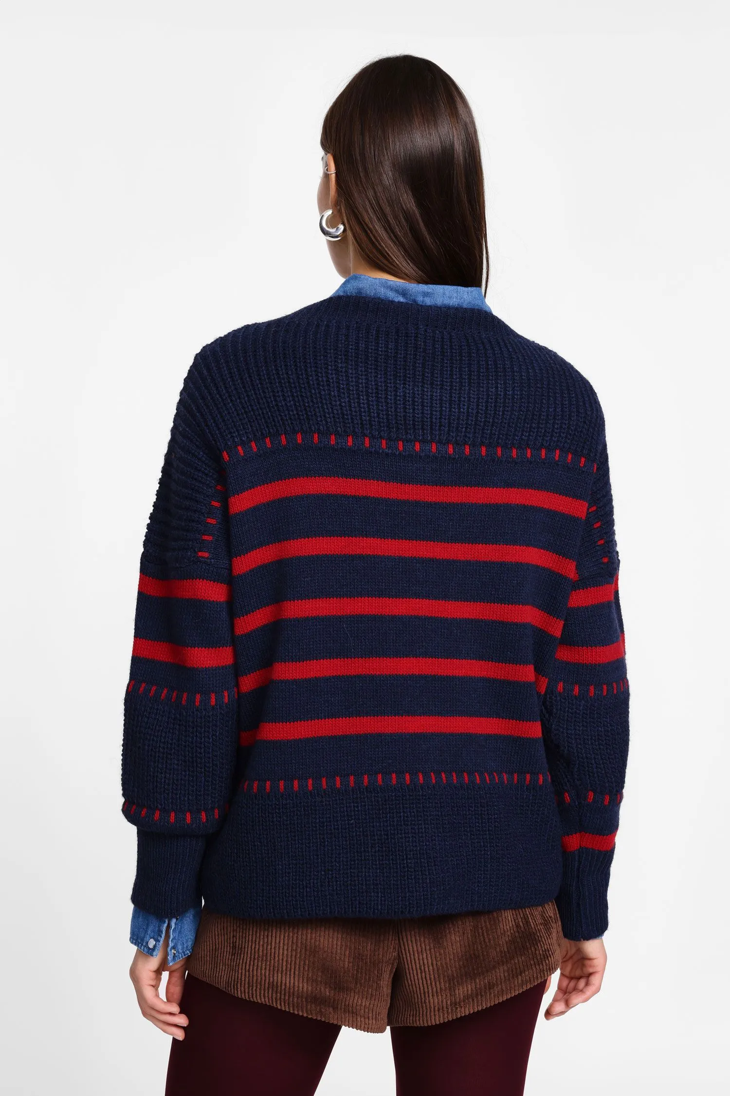  Maglione a righe con ricamo e maniche lunghe 