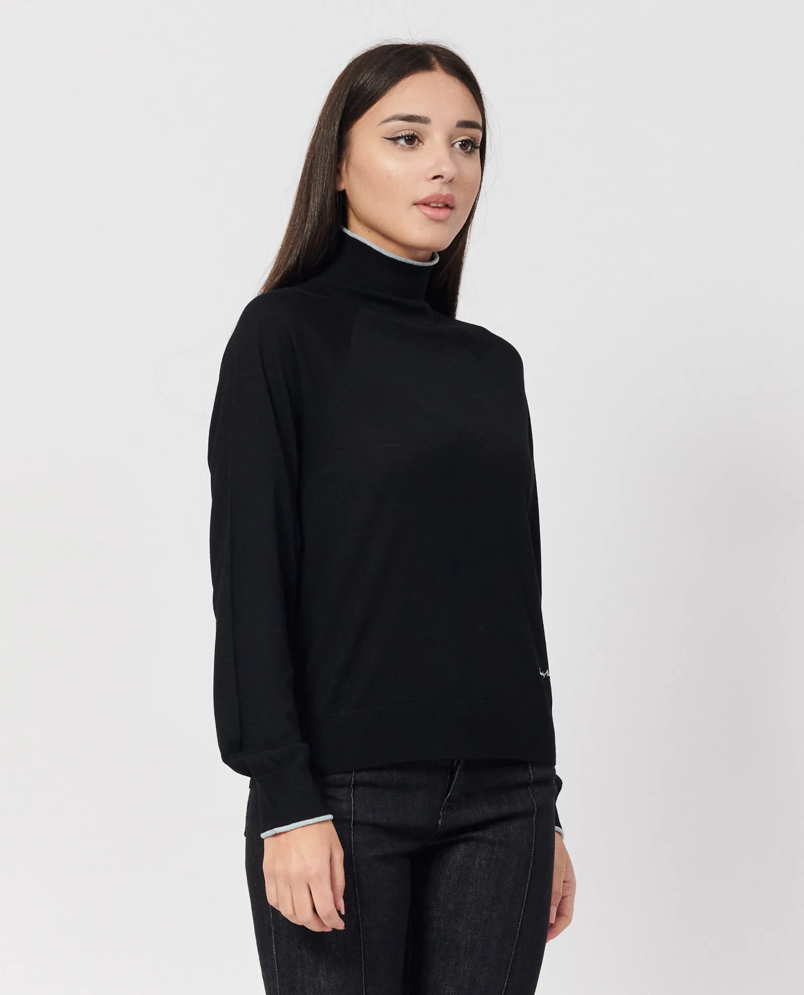 Maglione lupetto in lana vergine rasata