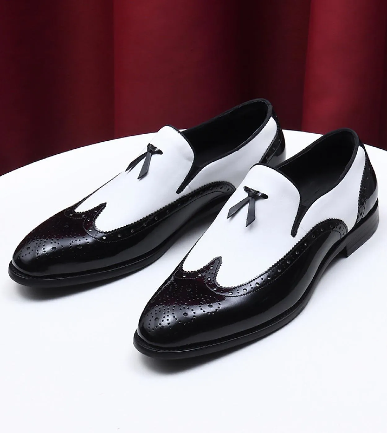 Mocassini eleganti in pelle Scarpe brogue Scarpe eleganti da uomo firmate bianche Italiano