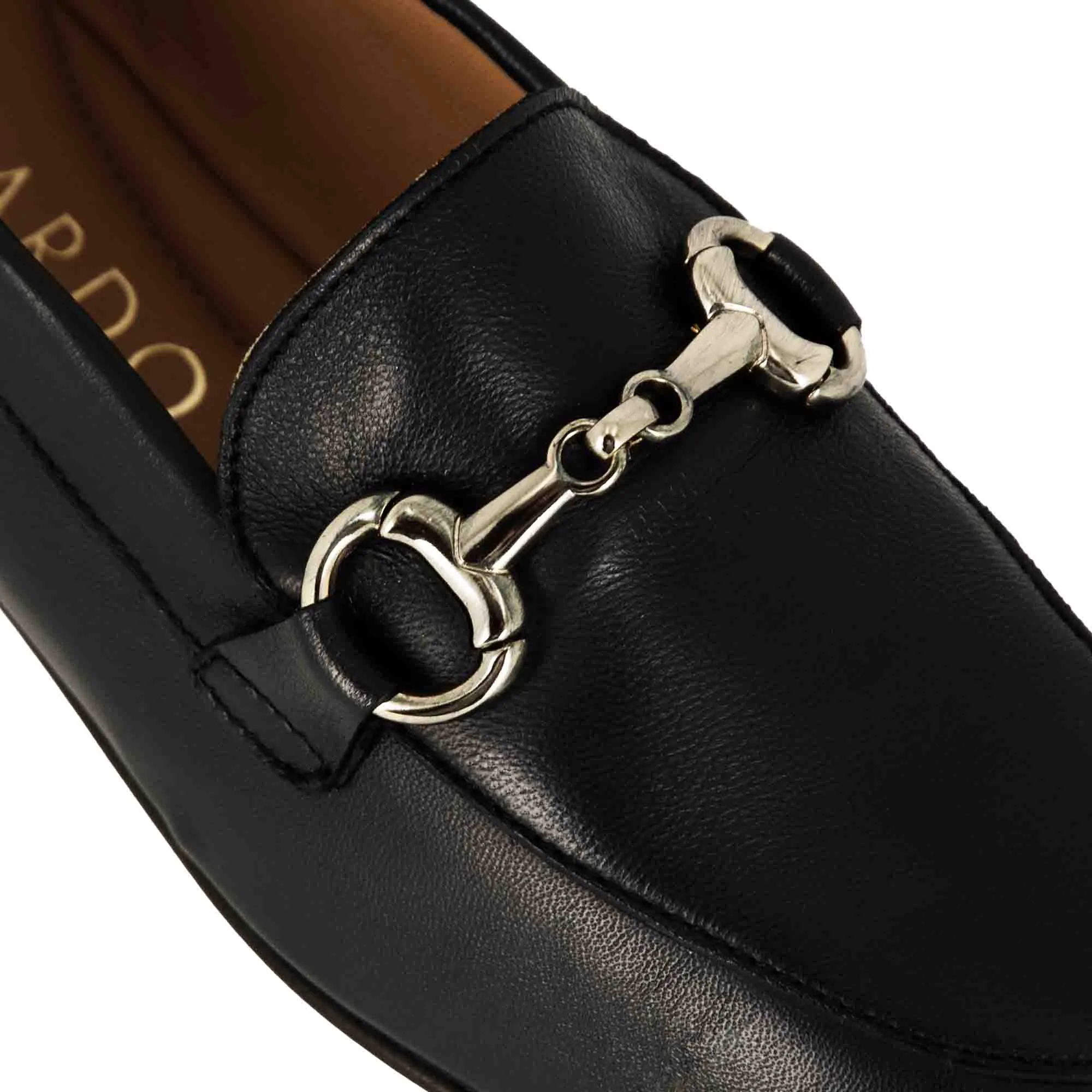 Mocassino classico da donna con morsetto in pelle colore nero