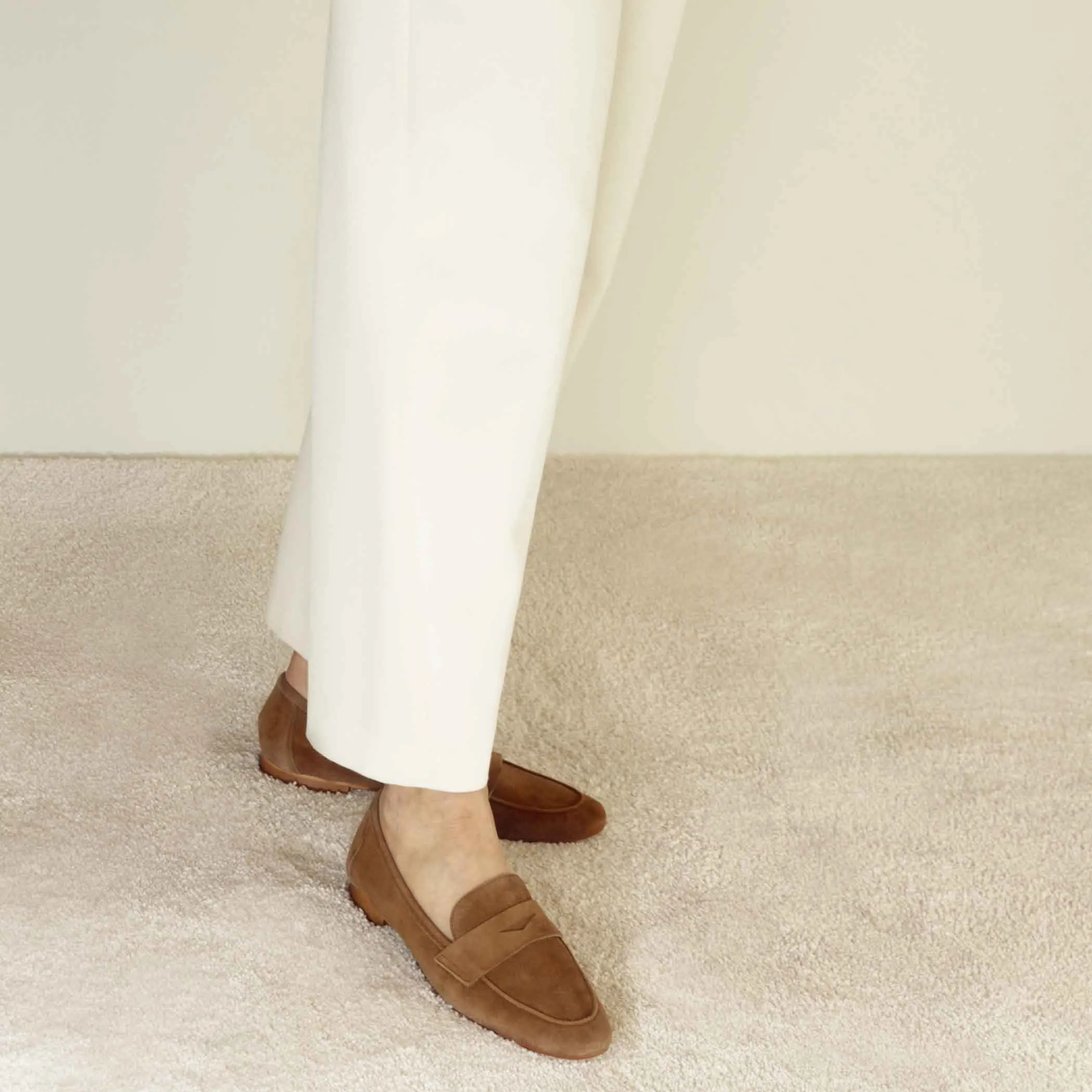 Mocassino da donna classico in pelle scamosciata colore marrone chiaro