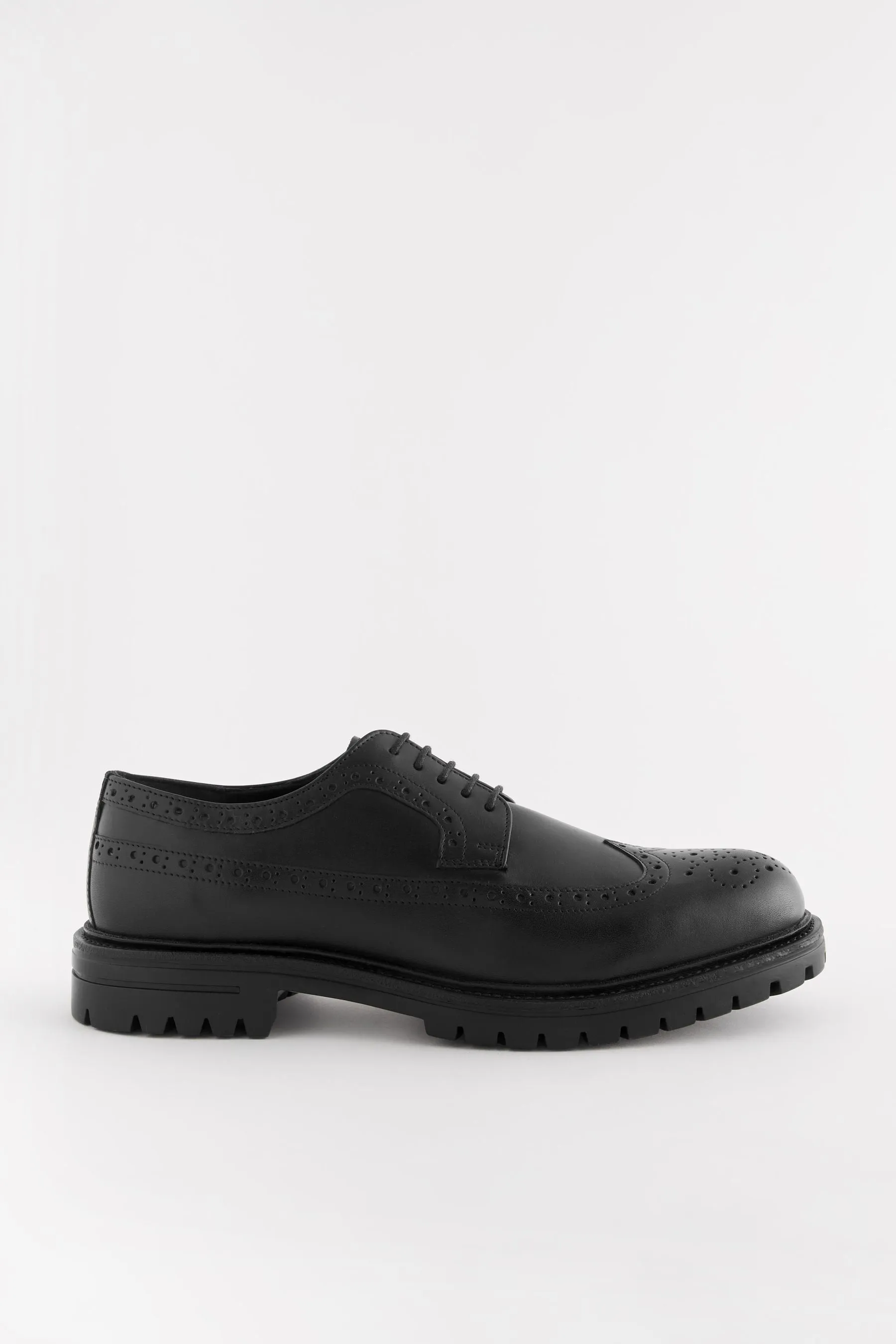 Nero  - Scarpe brogue in pelle con suola a carrarmato