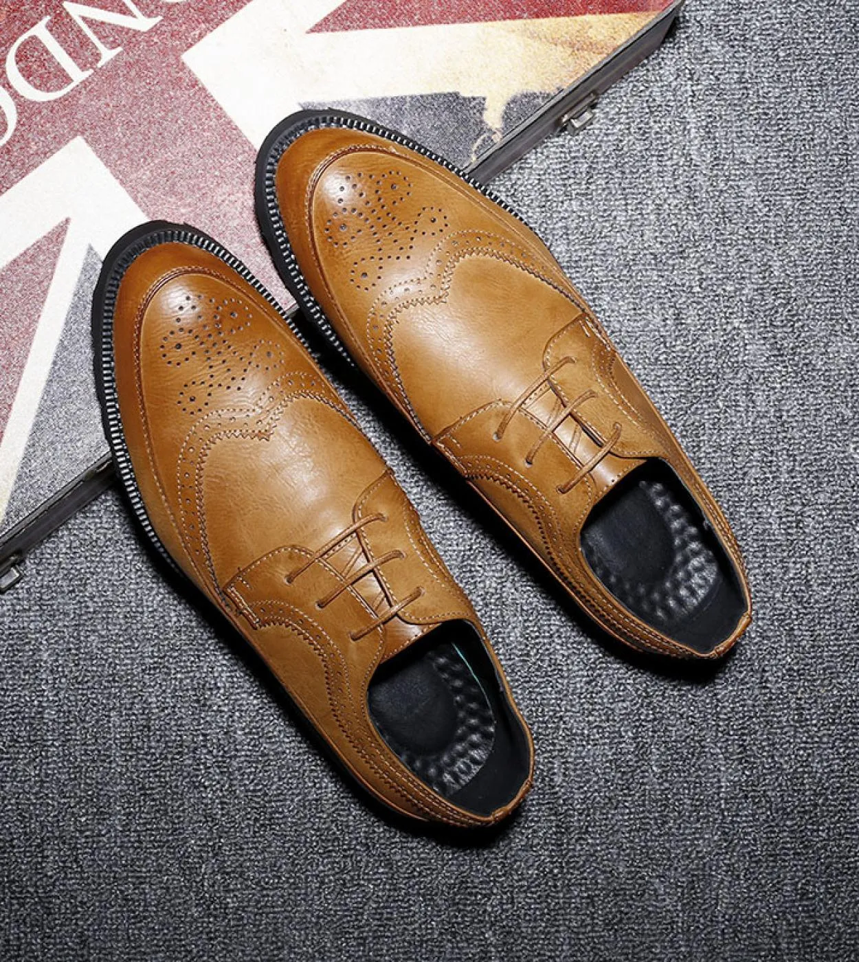 New Fashion Casual Stilista italiano Uomo Oxford formali piatte Scarpe da sposa Scarpe eleganti da uomo Scarpe brogue in pelle d
