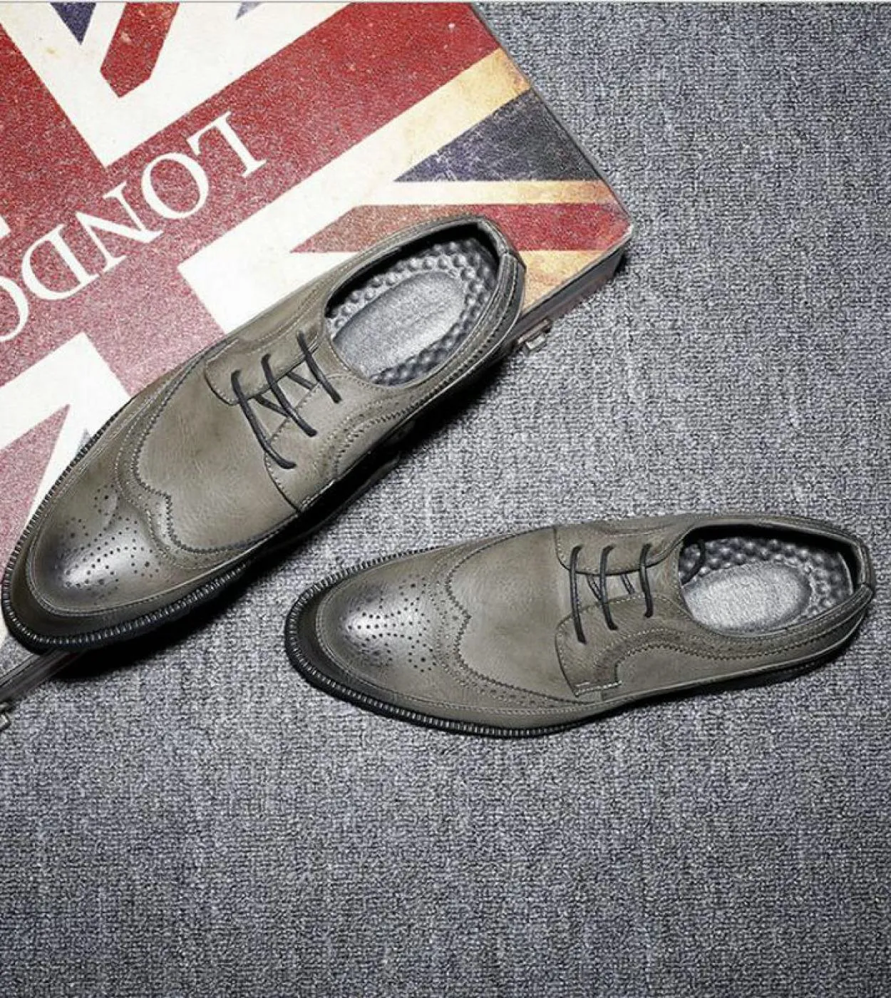 New Fashion Casual Stilista italiano Uomo Oxford formali piatte Scarpe da sposa Scarpe eleganti da uomo Scarpe brogue in pelle d