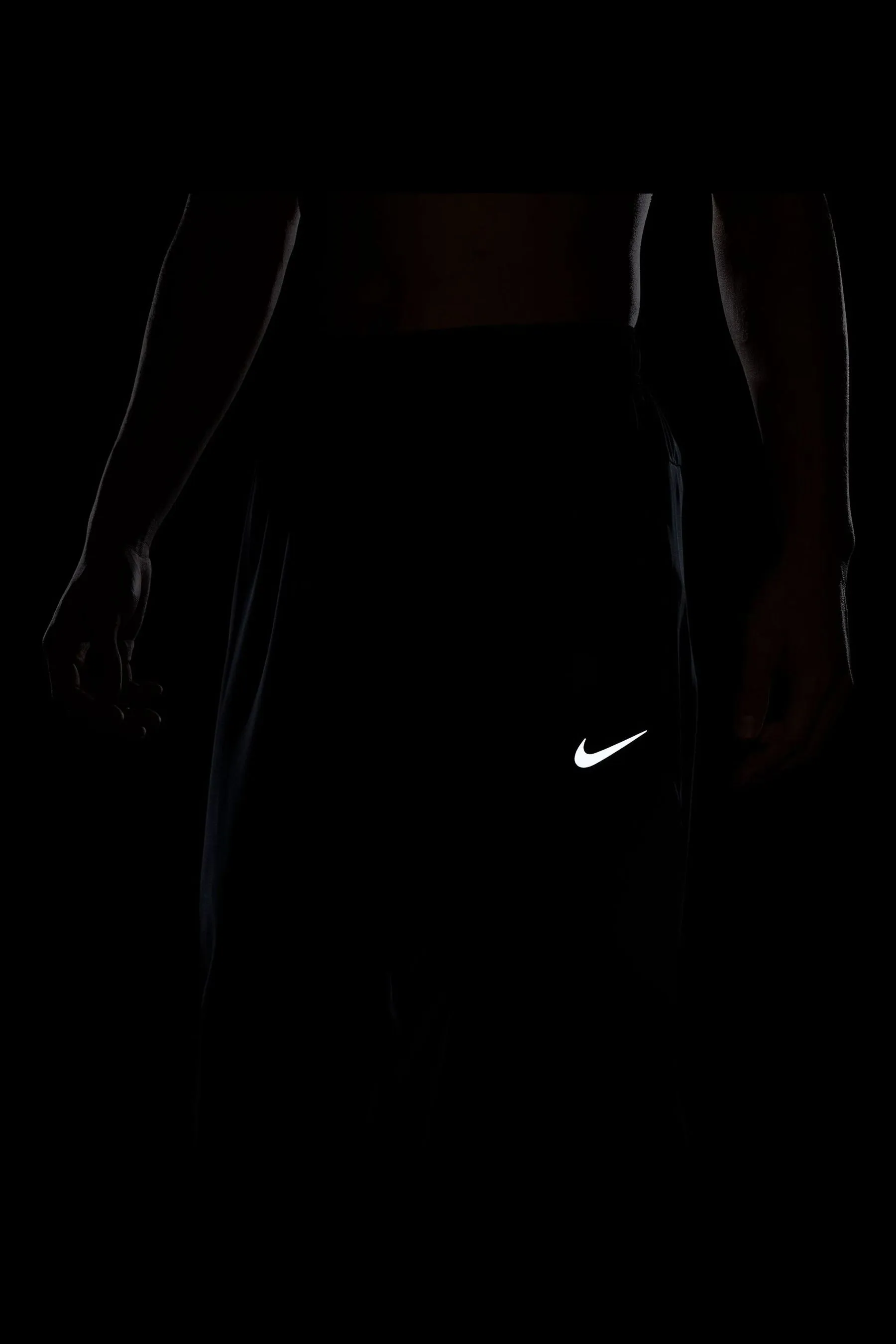 Nike - Pantaloni da jogging da allenamento Dri-FIT stretti in fondo