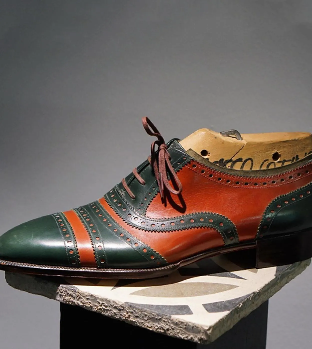 Novità in scarpe brogue da uomo Scarpe casual stringate traspiranti verdi rosse per uomo con scarpe firmate da uomo spedizione g