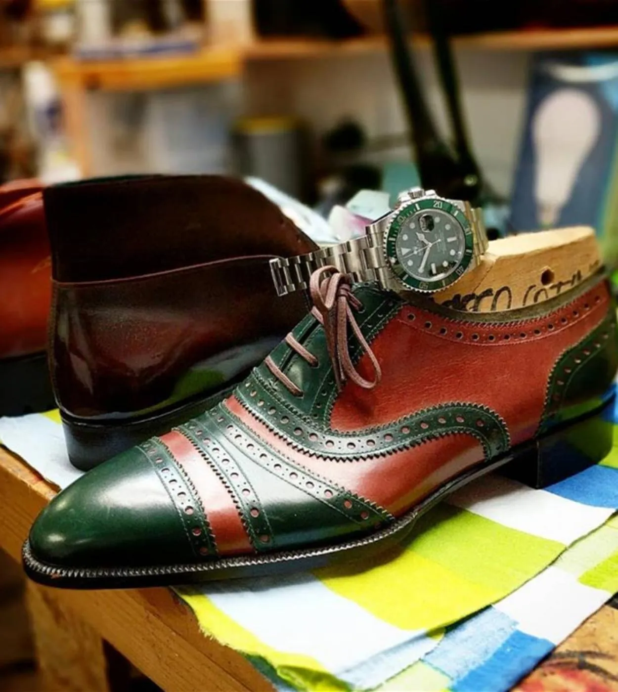 Novità in scarpe brogue da uomo Scarpe casual stringate traspiranti verdi rosse per uomo con scarpe firmate da uomo spedizione g