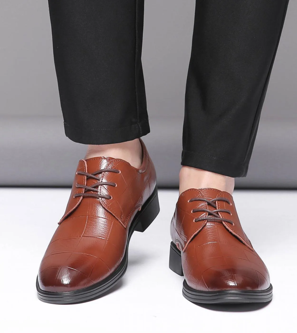 Nuove scarpe brogue Uomo Scarpe da festa in pelle traspirante Scarpe eleganti da lavoro Scarpe a punta Oxfords Scarpe da sposa U