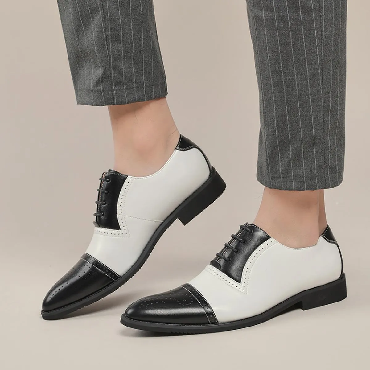 Nuove scarpe da sposa per uomo Scarpe brogue Laceup Primavera Autunno Business Men Scarpe formali Spedizione gratuita Taglia 384
