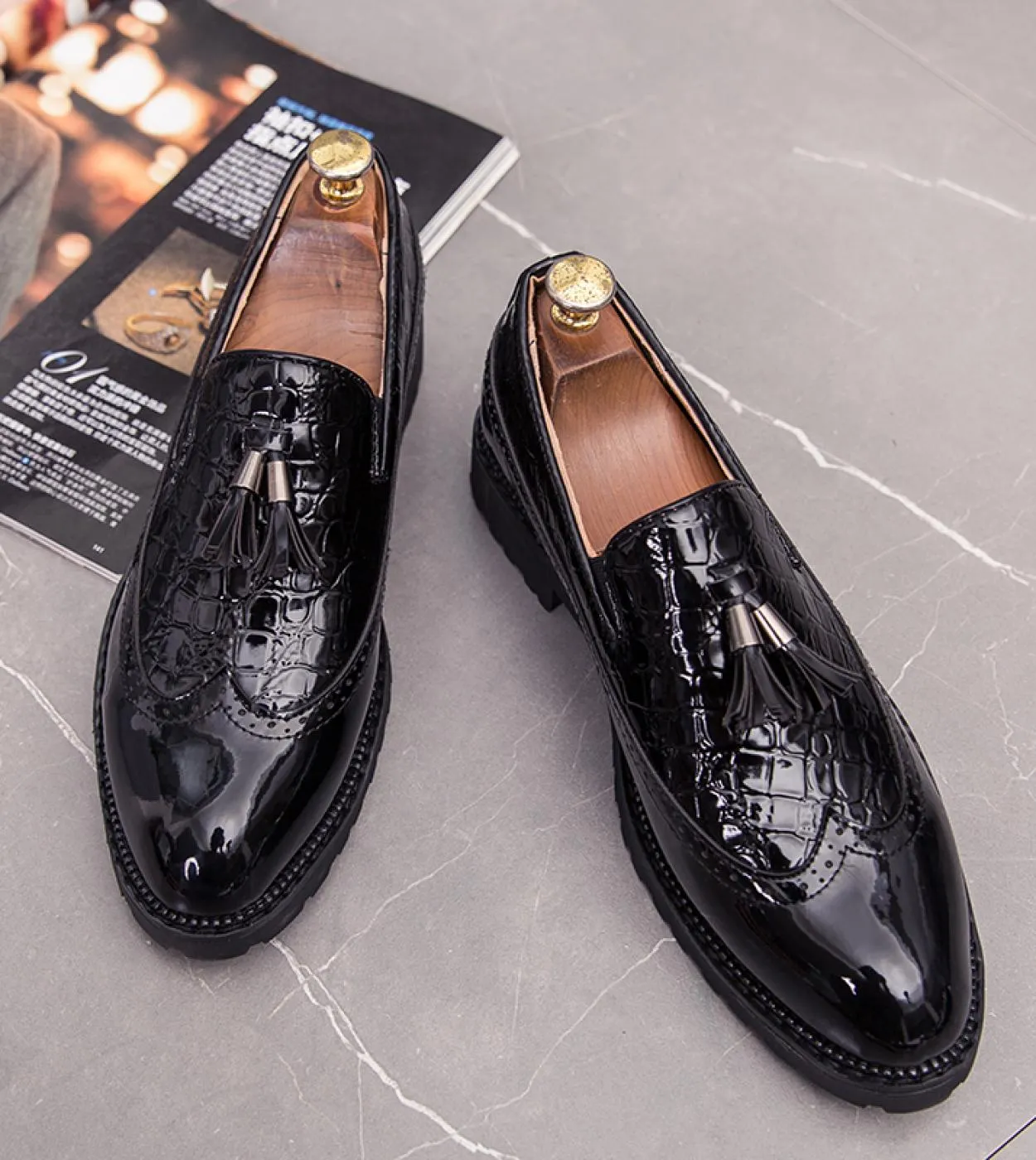 Nuove scarpe da uomo primaverili e autunnali Scarpe brogue da uomo Scarpe casual in pelle comode Scarpe da ballo di lusso Scarpe