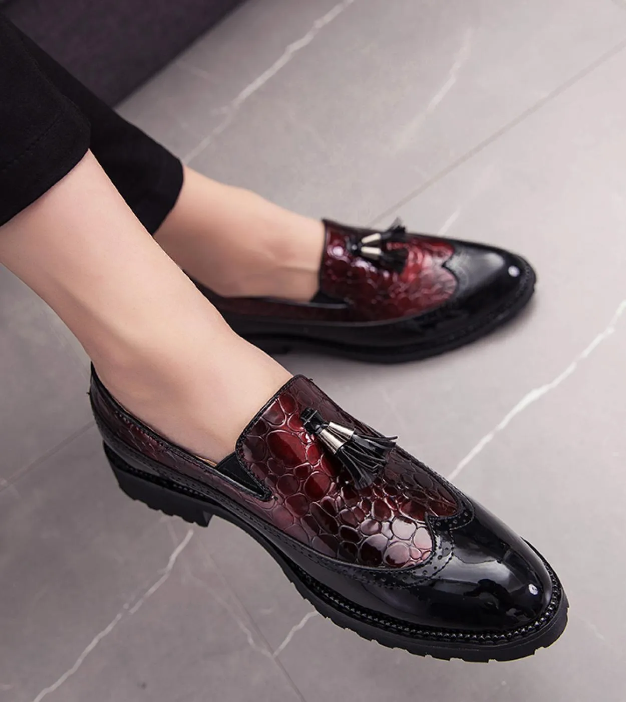 Nuove scarpe da uomo primaverili e autunnali Scarpe brogue da uomo Scarpe casual in pelle comode Scarpe da ballo di lusso Scarpe