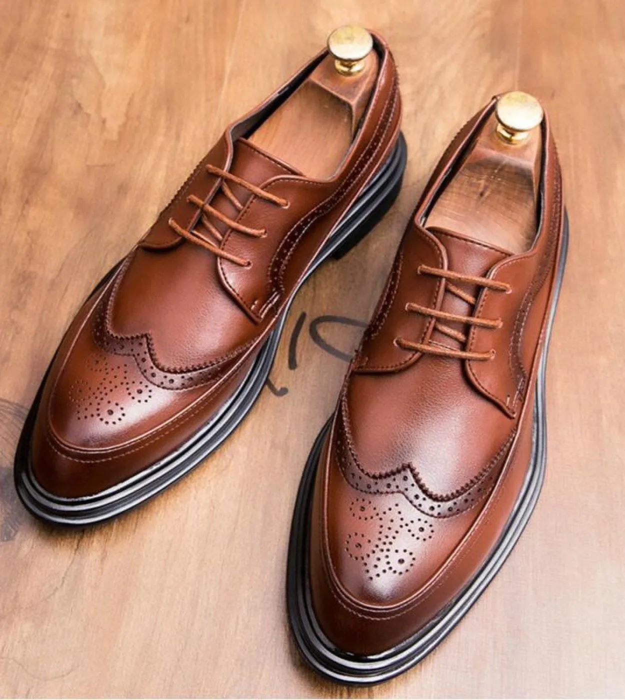Nuove scarpe oxford da uomo di alta qualità Scarpe da uomo in pelle formale da uomo Scarpe brogue da uomo Bullock Scarpe da spos