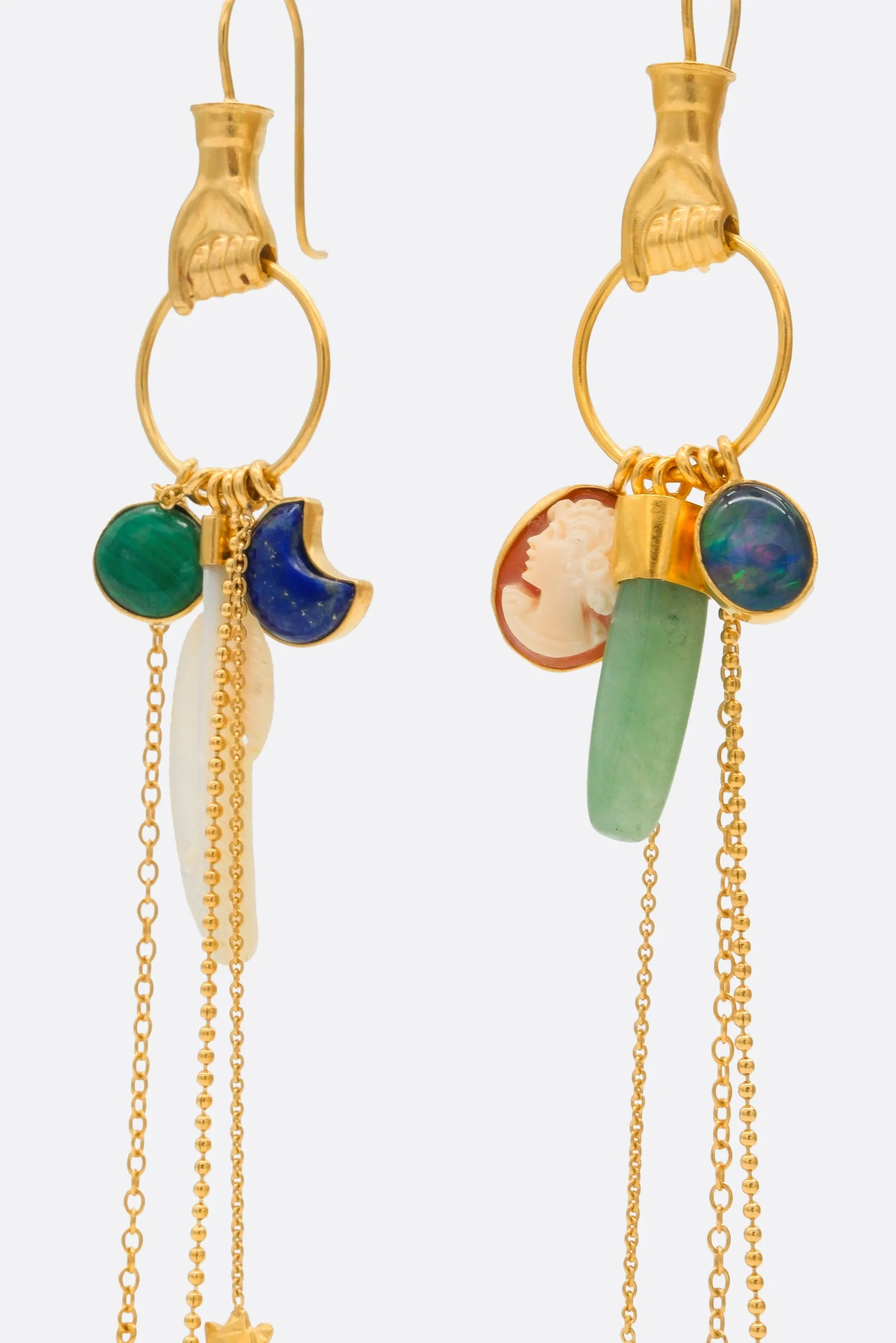  orecchini pendenti Hand Multi Charm  