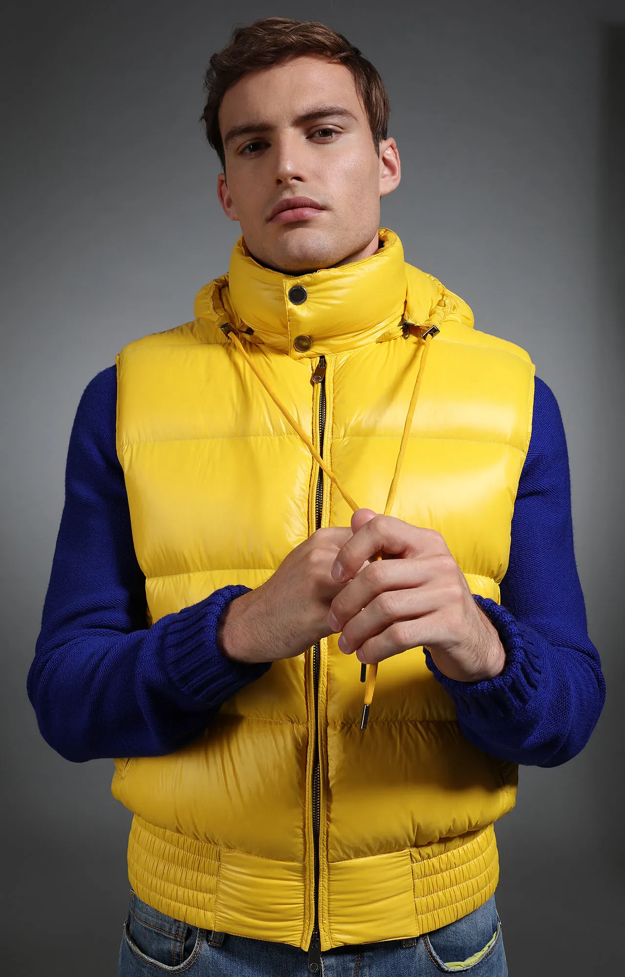 Piumino uomo giallo senza maniche