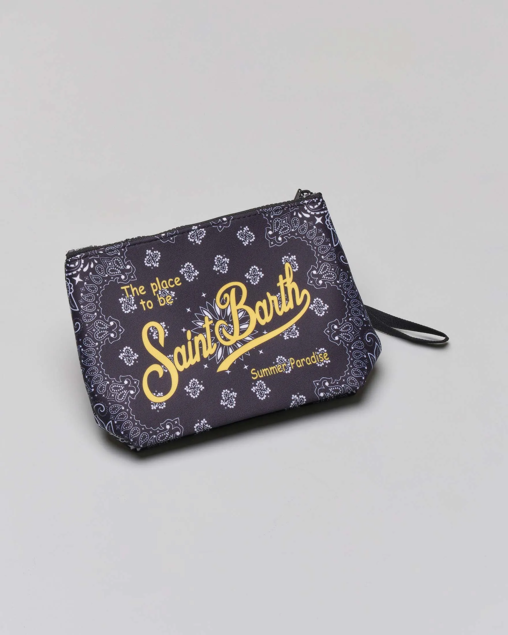 Pochette Aline nera a fantasia bandana in tessuto scuba con scritta logo gialla stampata