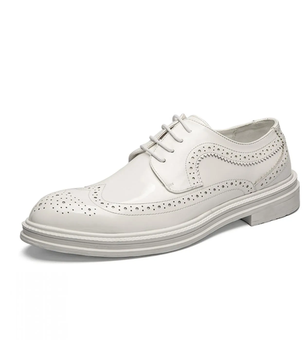 Scarpe brogue resistenti allusura bianche con fondo spesso Scarpe da uomo stringate in pelle di design Scarpe casual da uomo di