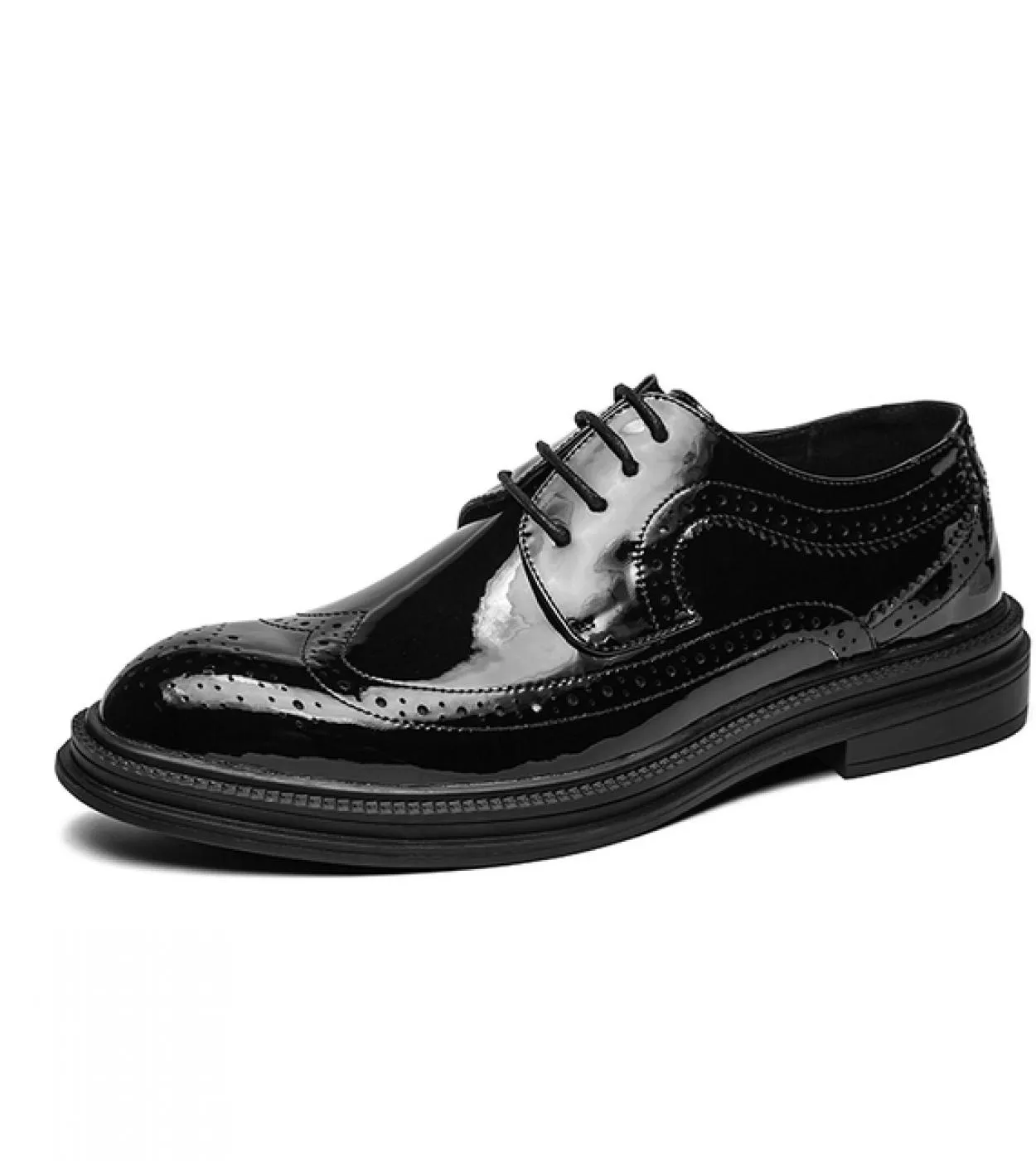 Scarpe brogue resistenti allusura bianche con fondo spesso Scarpe da uomo stringate in pelle di design Scarpe casual da uomo di