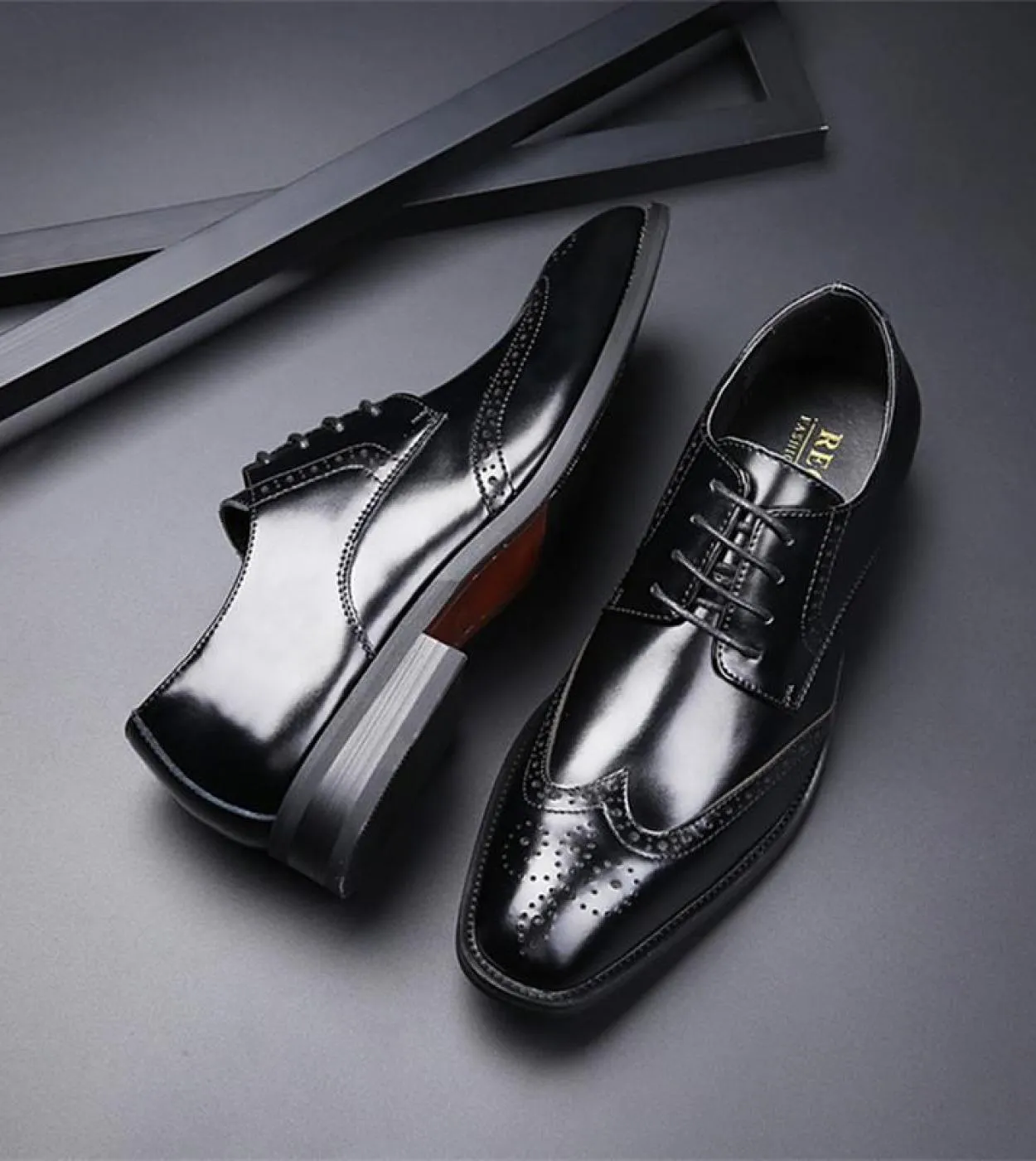 Scarpe brogue Scarpe da uomo Pu Tinta unita Moda Business Casual Daily All Match Scarpe eleganti classiche stringate intagliate