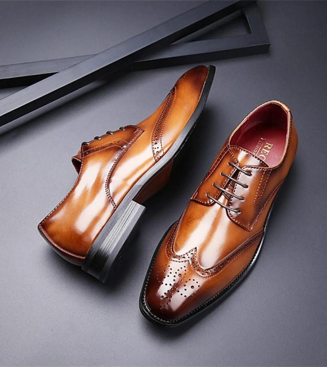 Scarpe brogue Scarpe da uomo Pu Tinta unita Moda Business Casual Daily All Match Scarpe eleganti classiche stringate intagliate